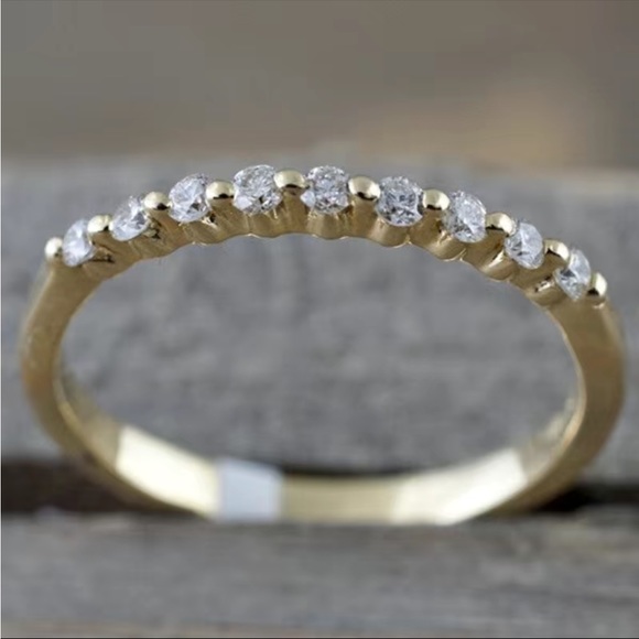 New Gorgeous 18K Gold Plated Zircon Stackable Ring - Picture 4 of 4